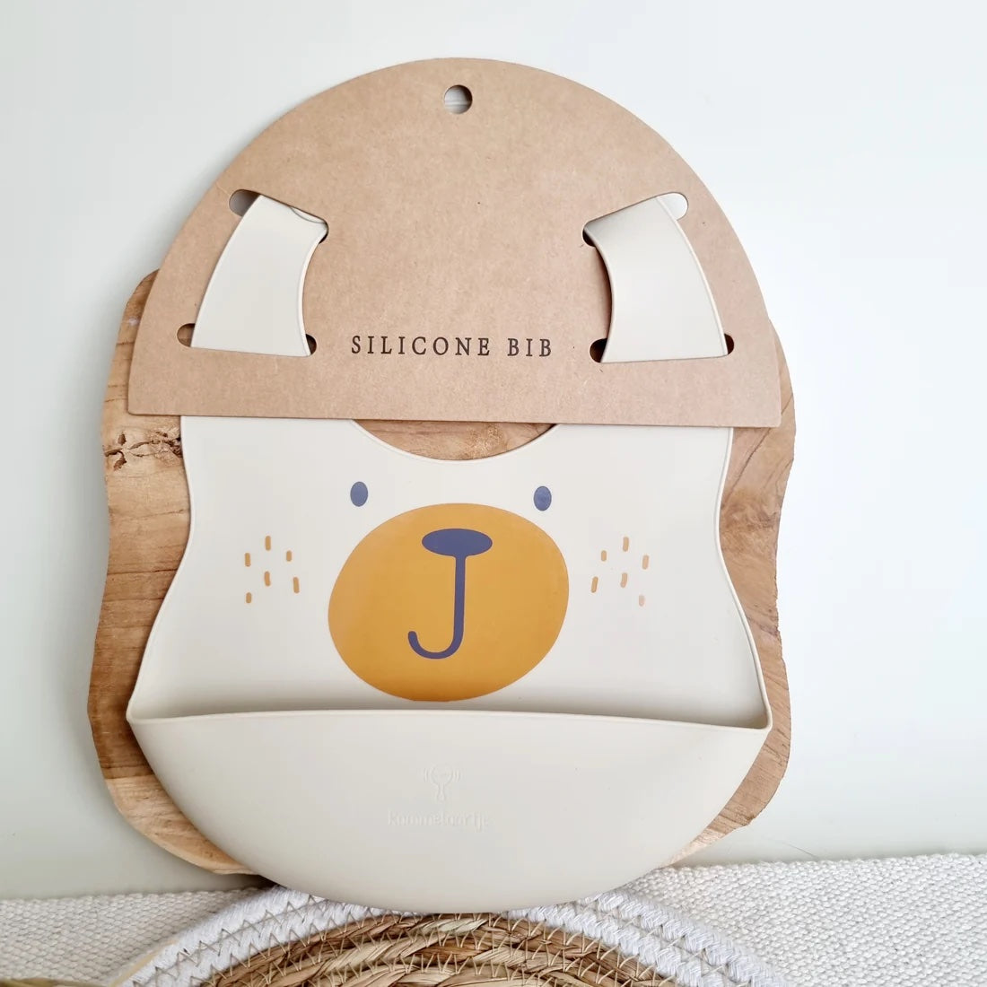 bavoir avec récupérateur en silicone